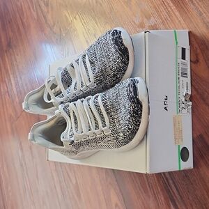 APL Techloom Breeze-Size 7.5